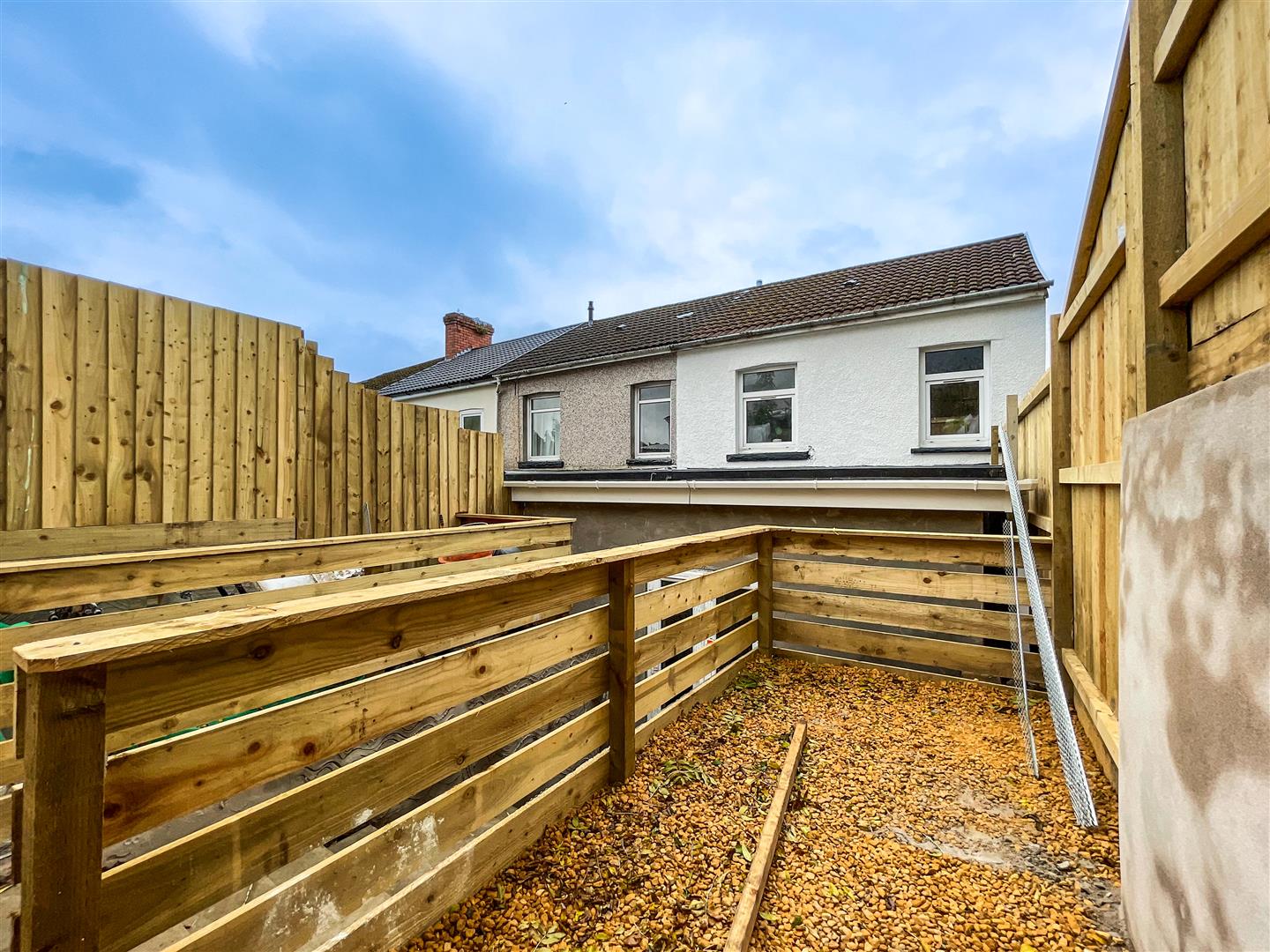 house - end terrace for sale sunny bank