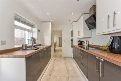 house - terraced for sale barry road