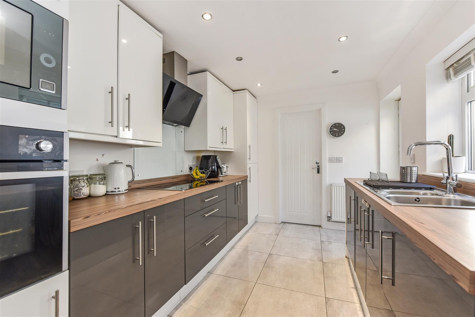 house - terraced for sale barry road