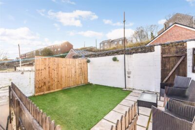 house - terraced for sale barry road