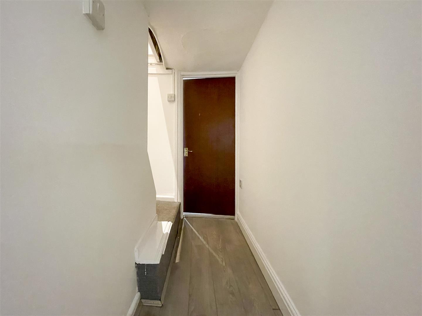 flat for sale wood road