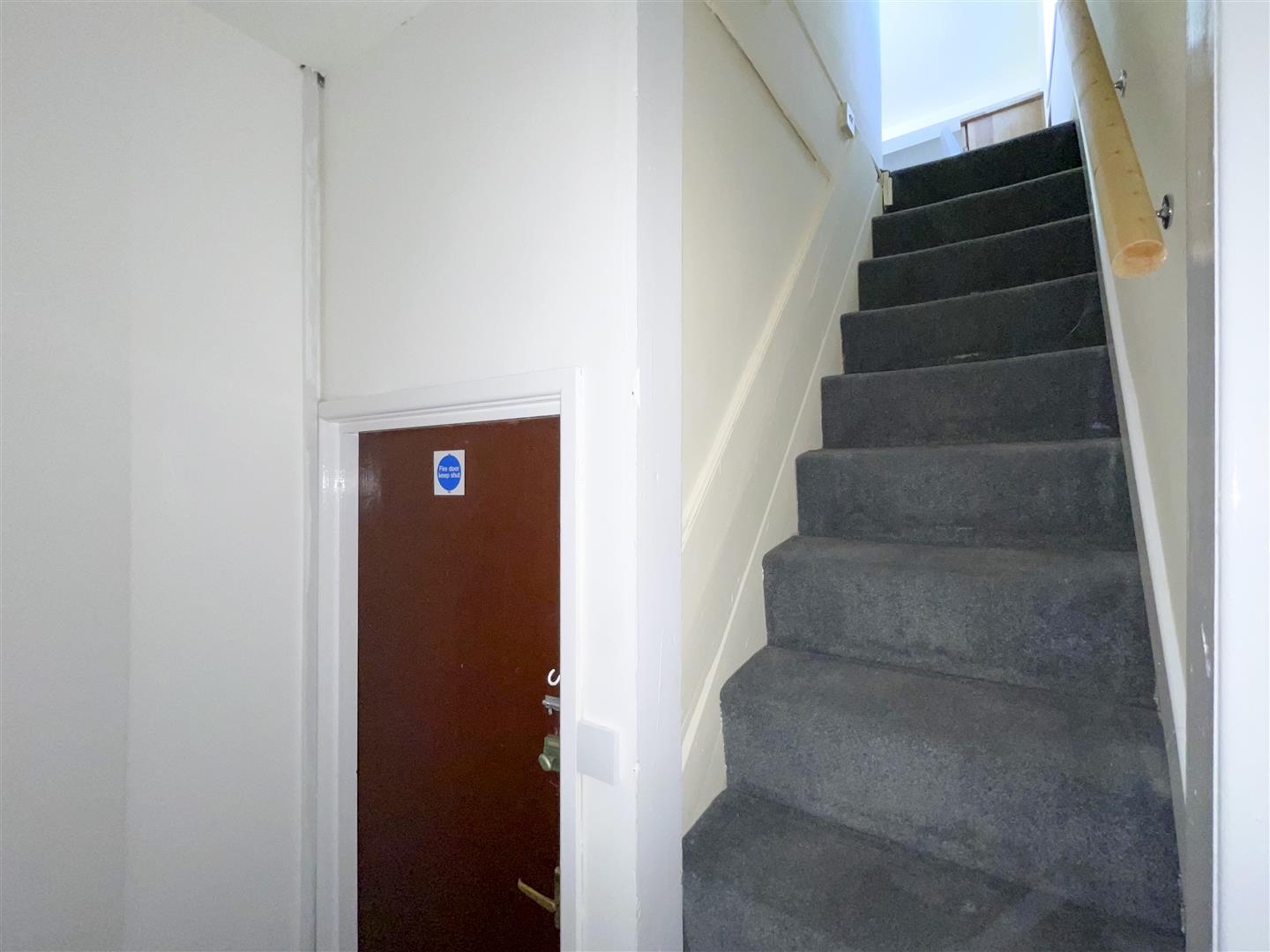 flat for sale wood road