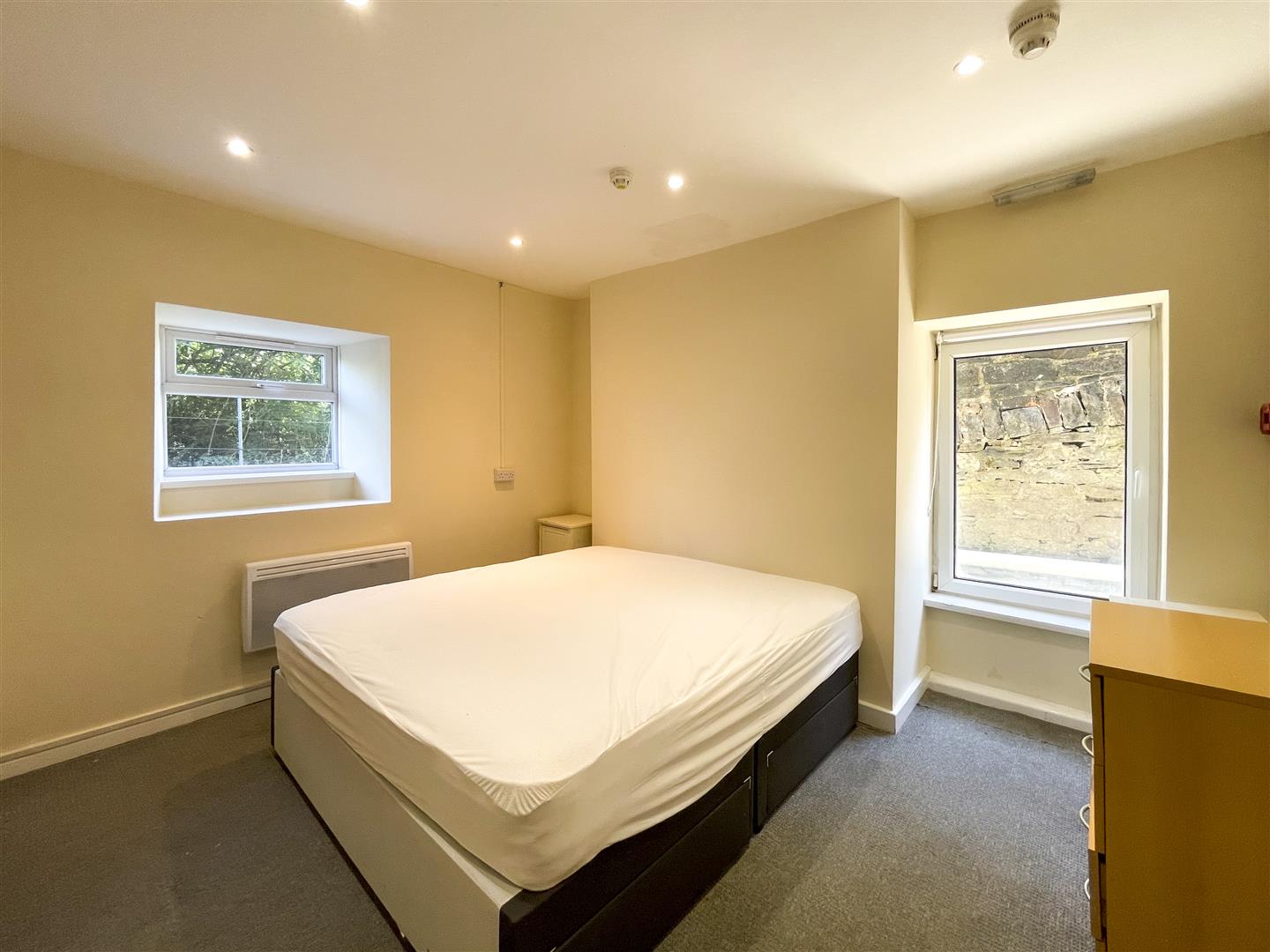 flat for sale wood road