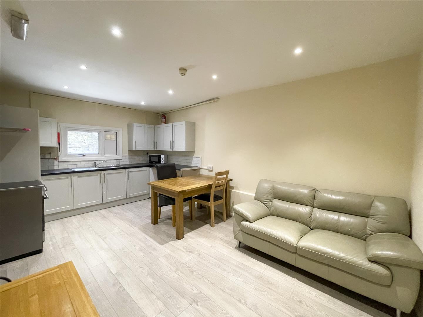flat for sale wood road