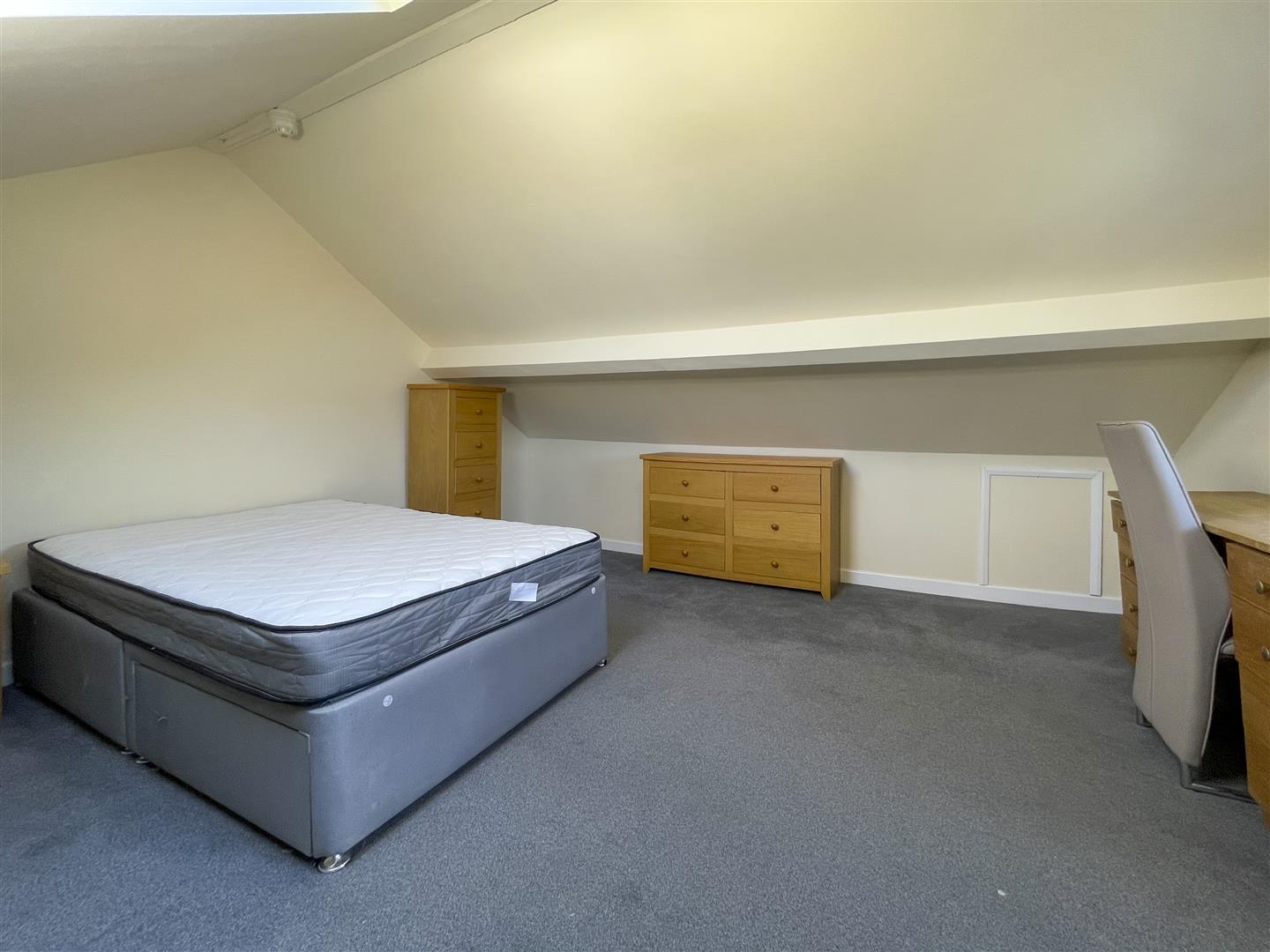 flat for sale wood road