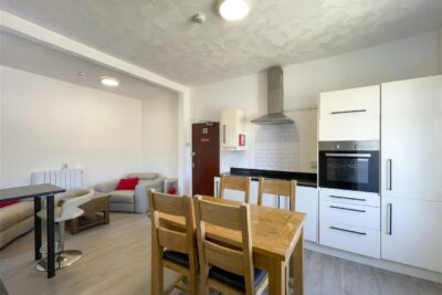 flat for sale wood road