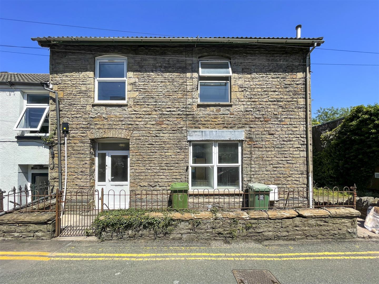 flat for sale wood road