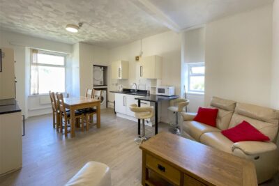 flat for sale wood road