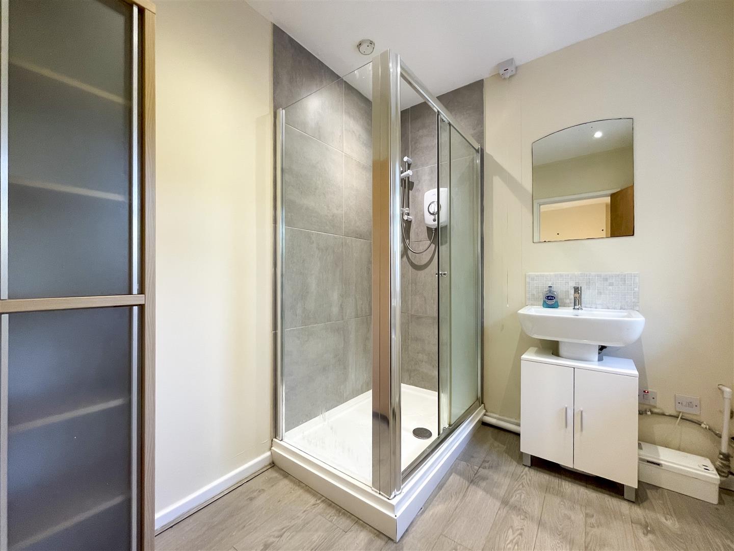 flat for sale wood road