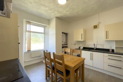 flat for sale wood road