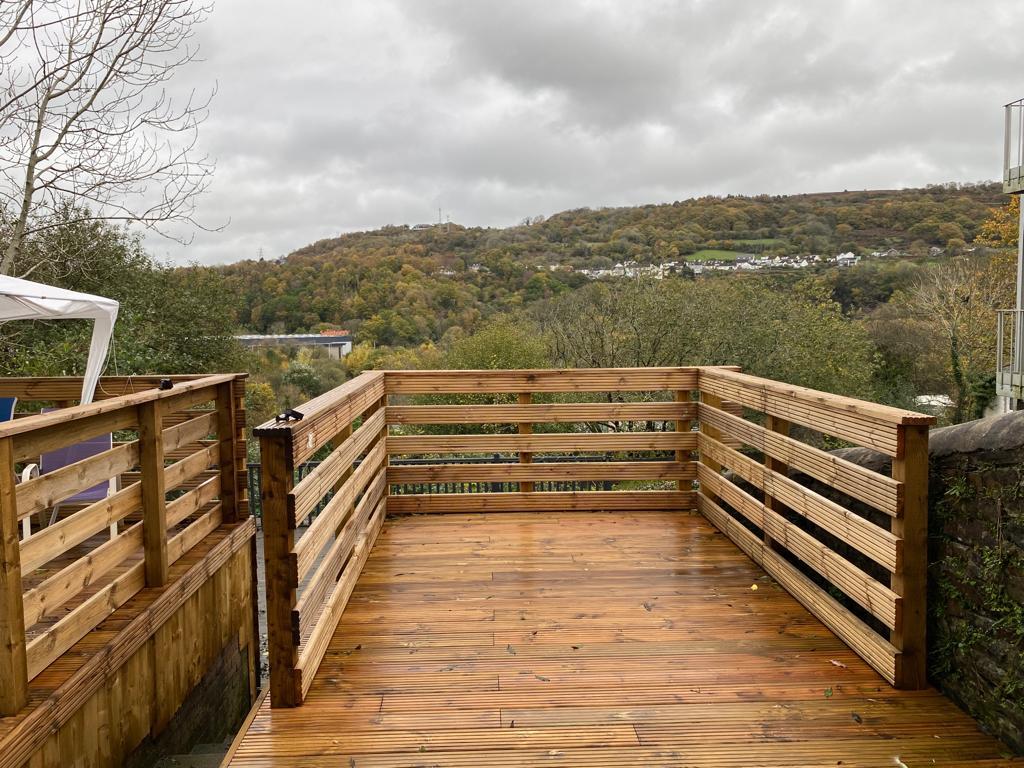house - end terrace for sale wood road