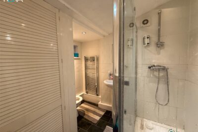 room for rent queen street cf37 1rw