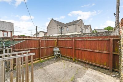 house - end terrace for sale wood road