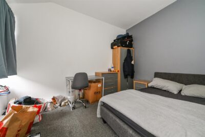 house - terraced for sale park street