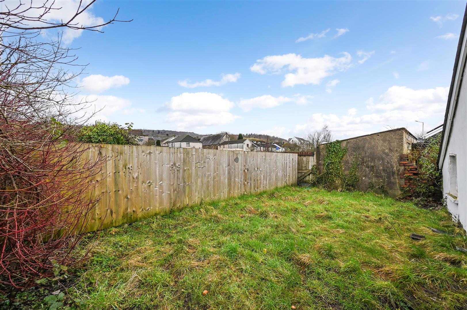 house - terraced for sale park street