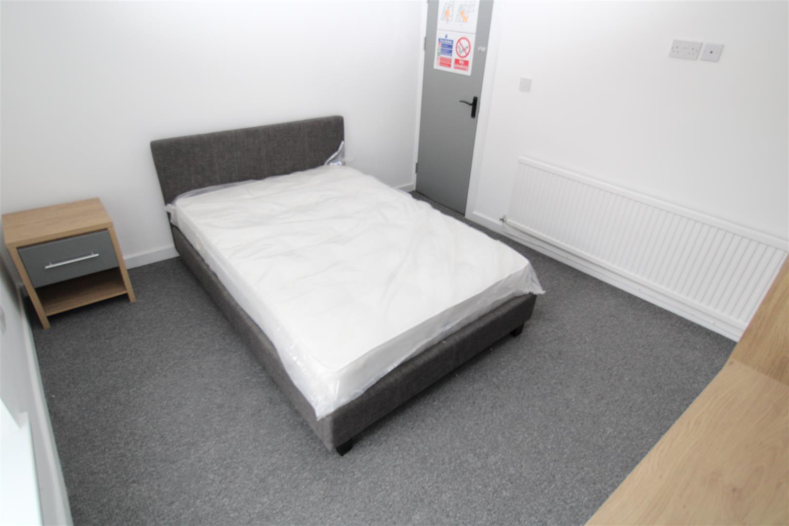 house - terraced for sale park street