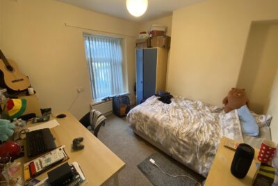 house - terraced for rent meadow street