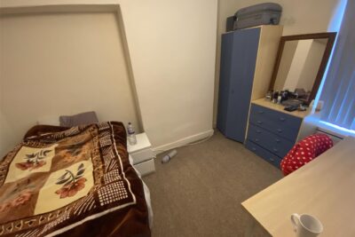 house - terraced for rent meadow street