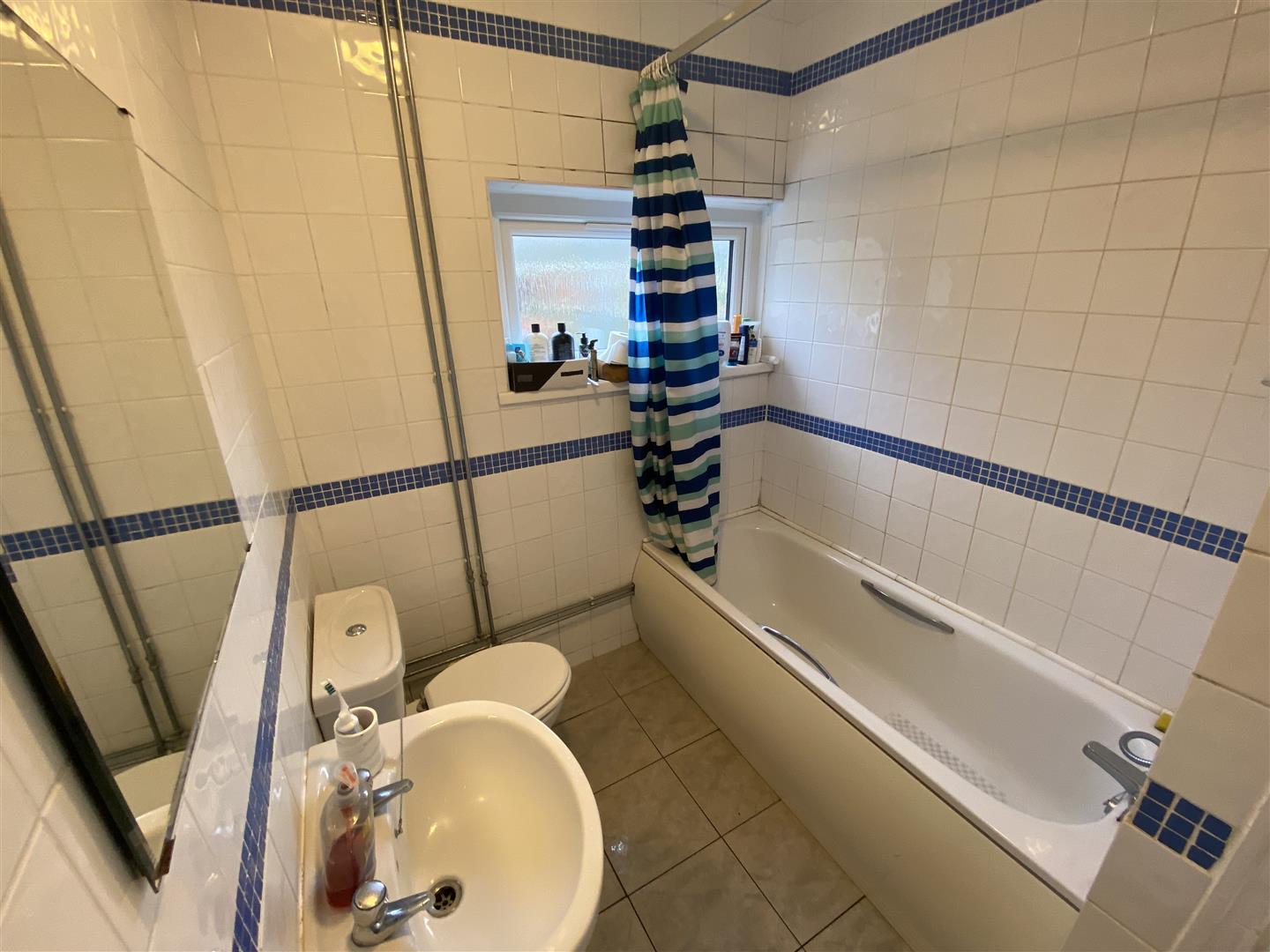 house - terraced for rent meadow street