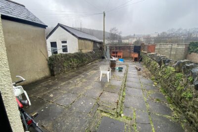 house - terraced for rent meadow street