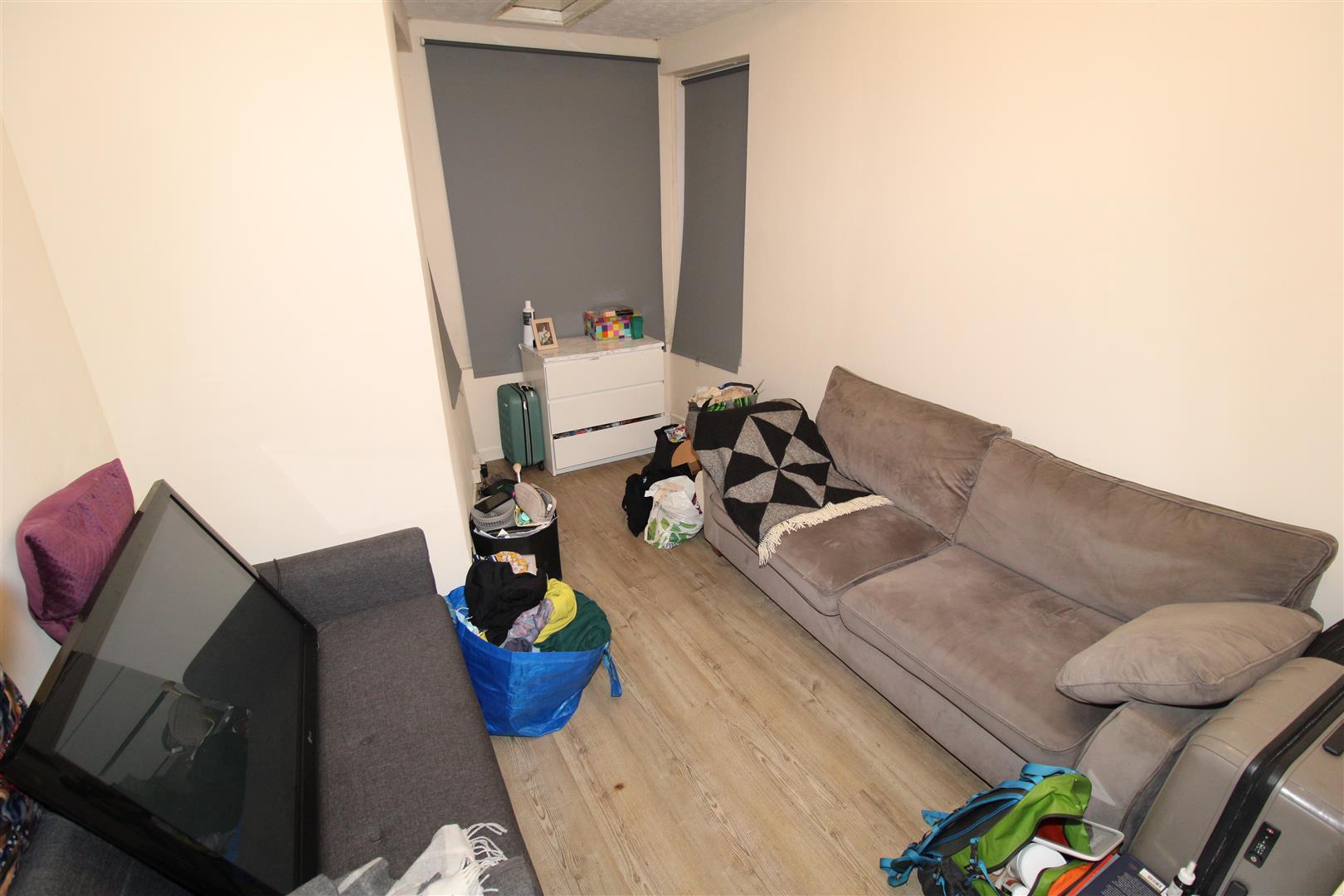 flat for sale wood road