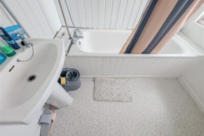 flat for sale wood road