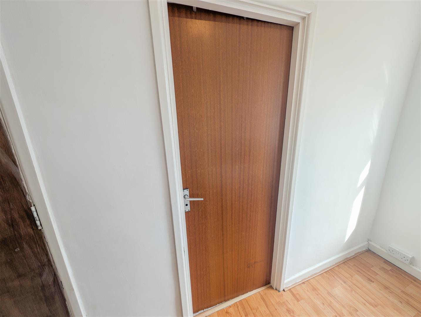 flat for sale wood road