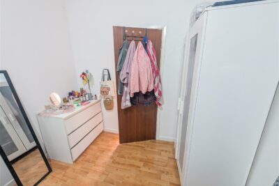 flat for sale wood road