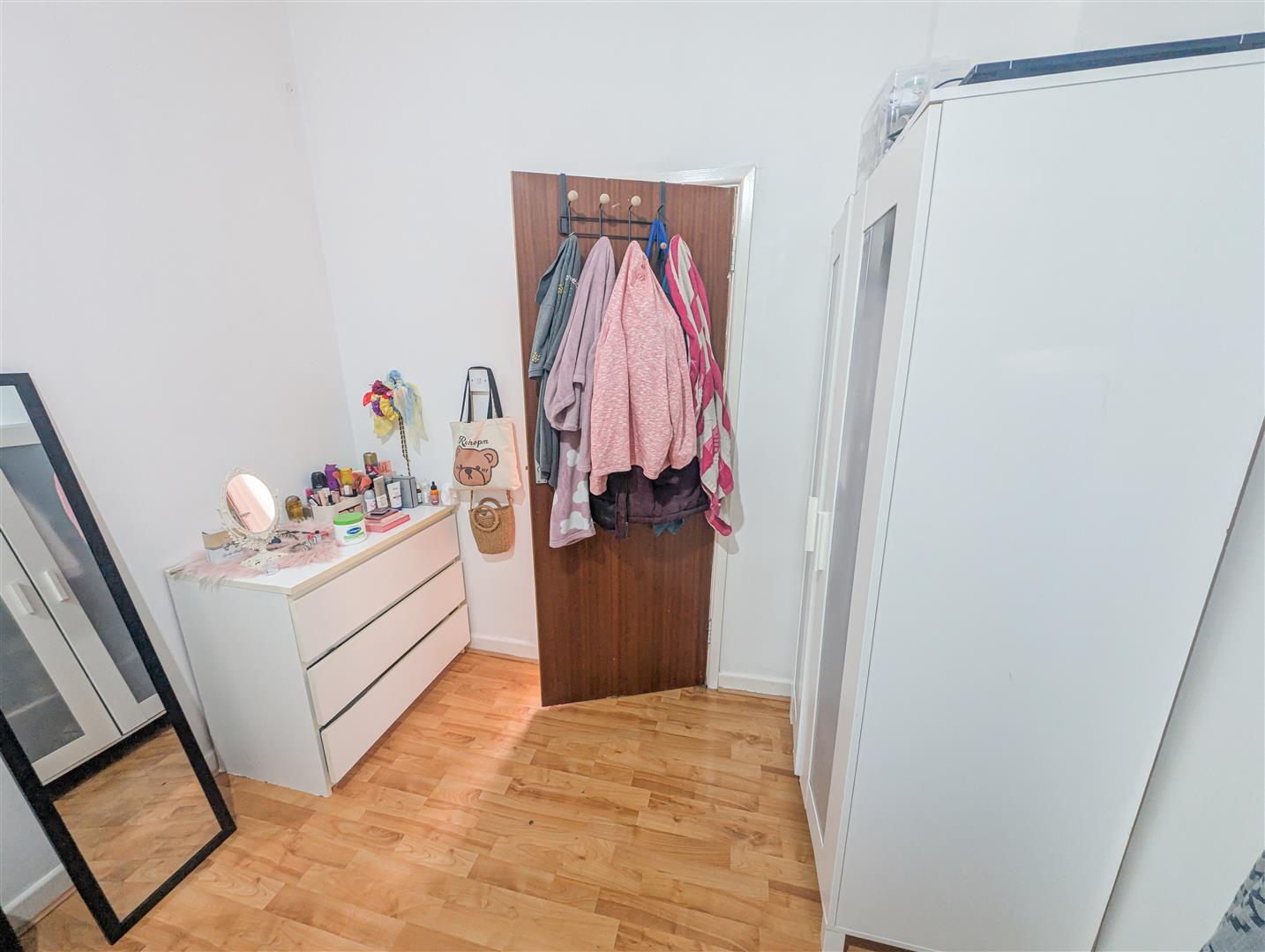flat for sale wood road