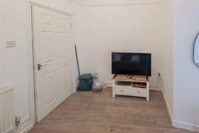 flat for sale wood road