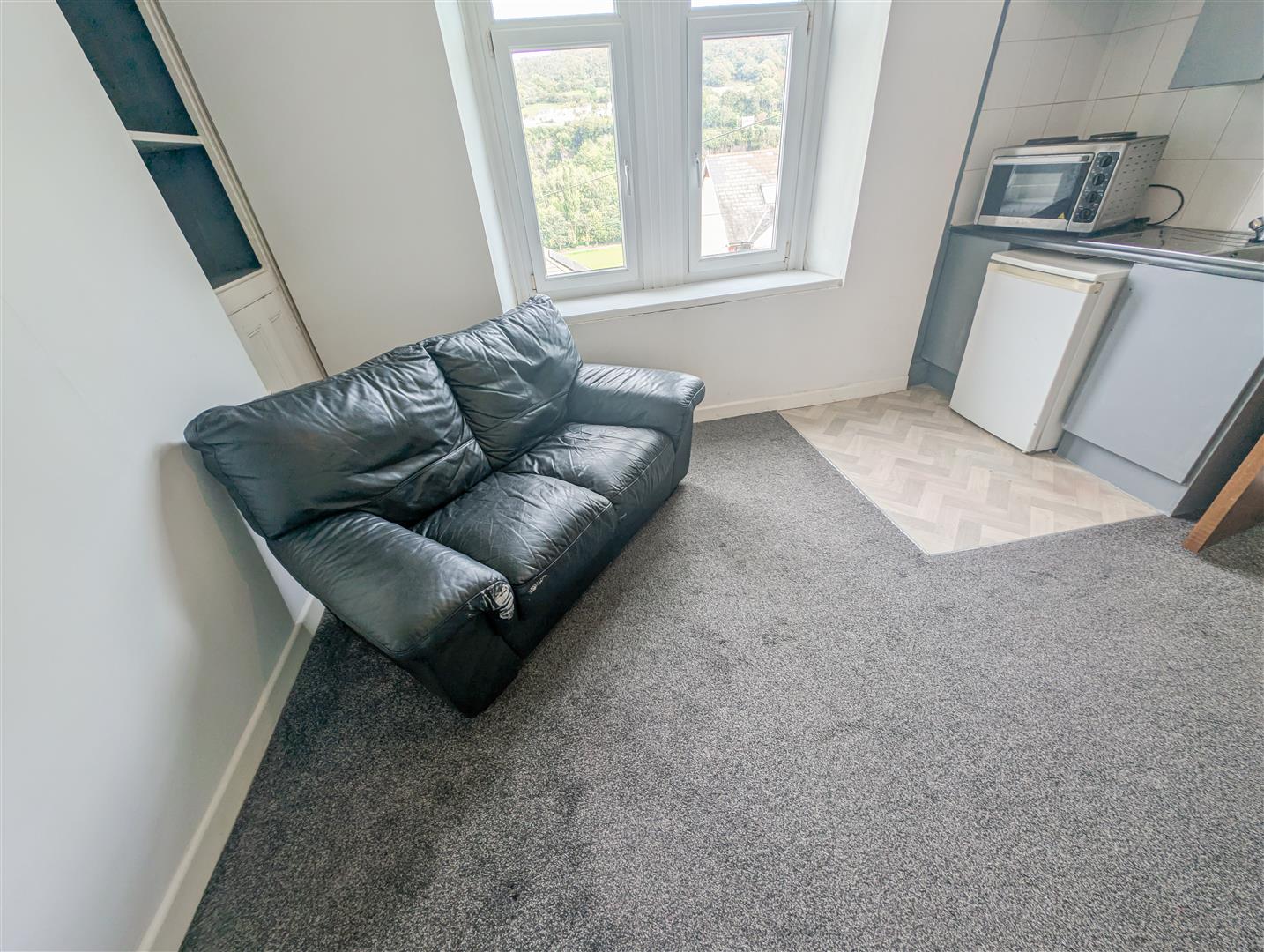 flat for sale wood road