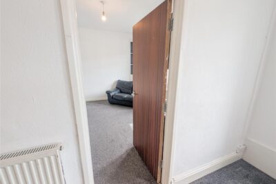 flat for sale wood road