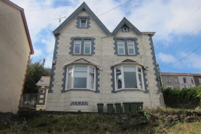 flat for sale wood road