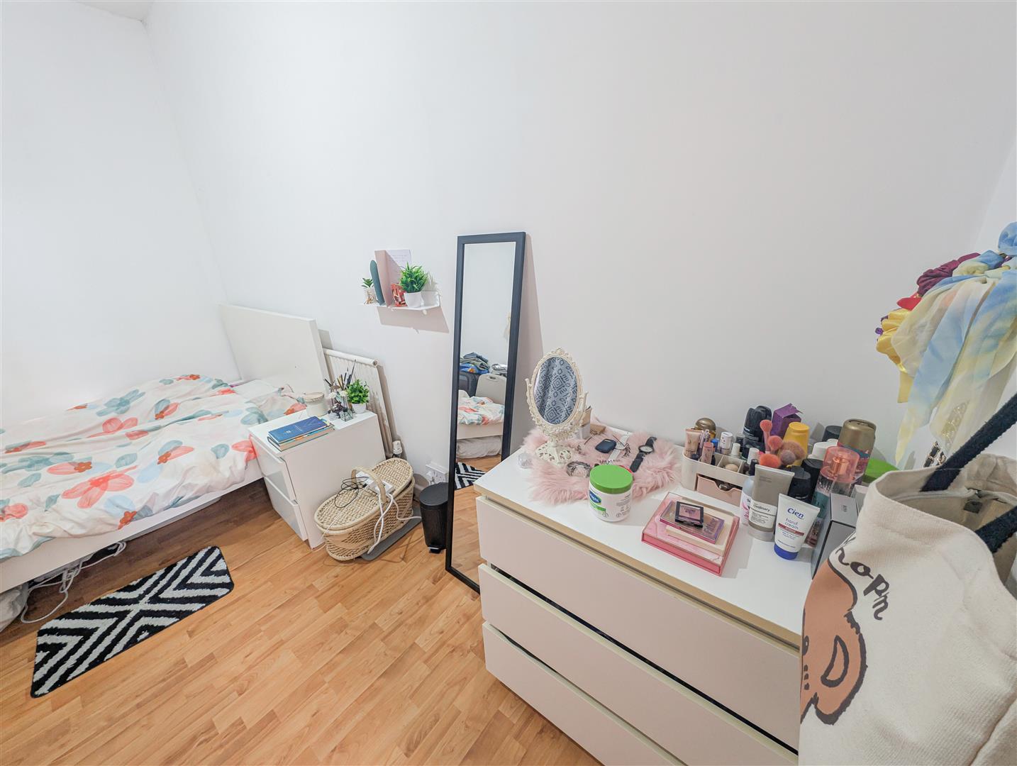 flat for sale wood road