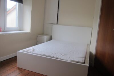 flat for sale wood road