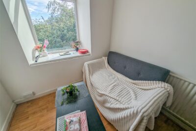 flat for sale wood road