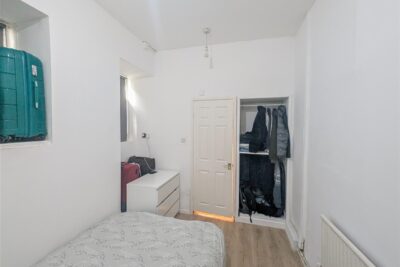 flat for sale wood road
