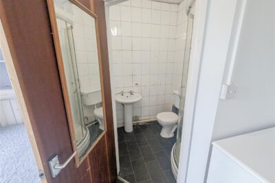 flat for sale wood road