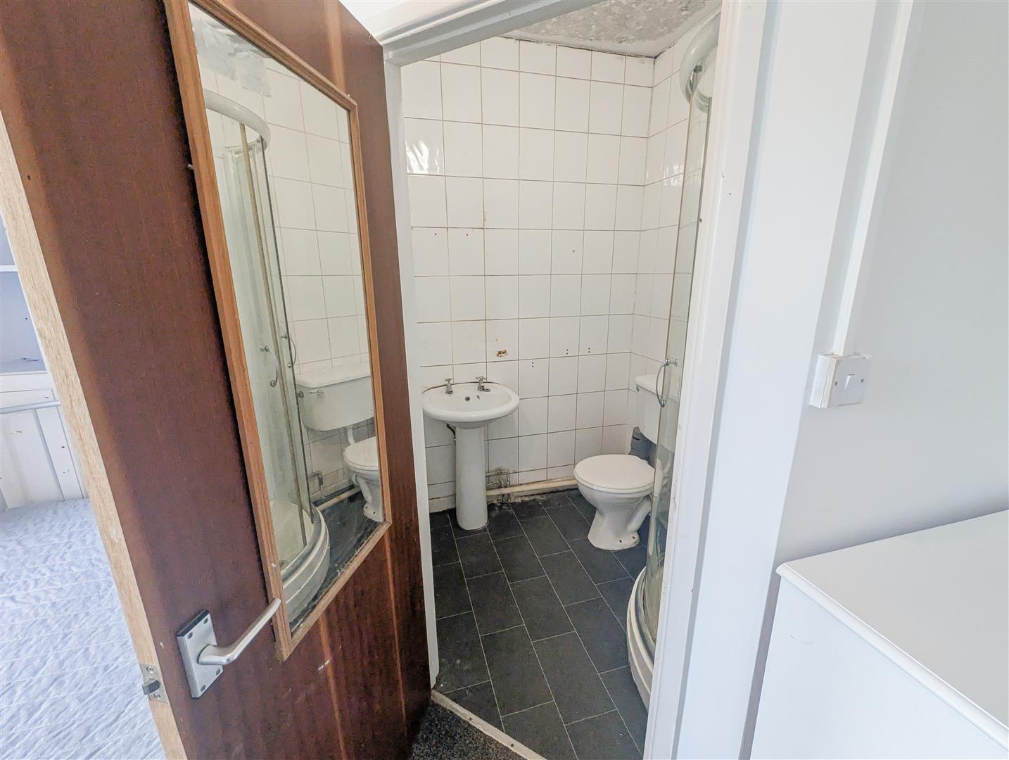 flat for sale wood road