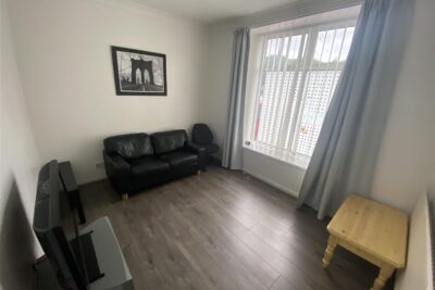 room for rent castle buildings