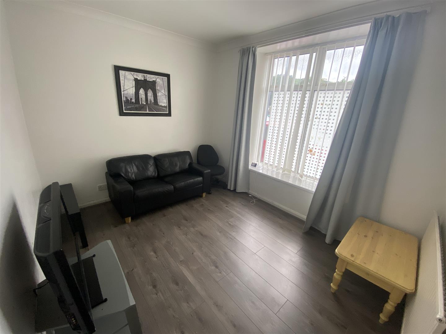 room for rent castle buildings