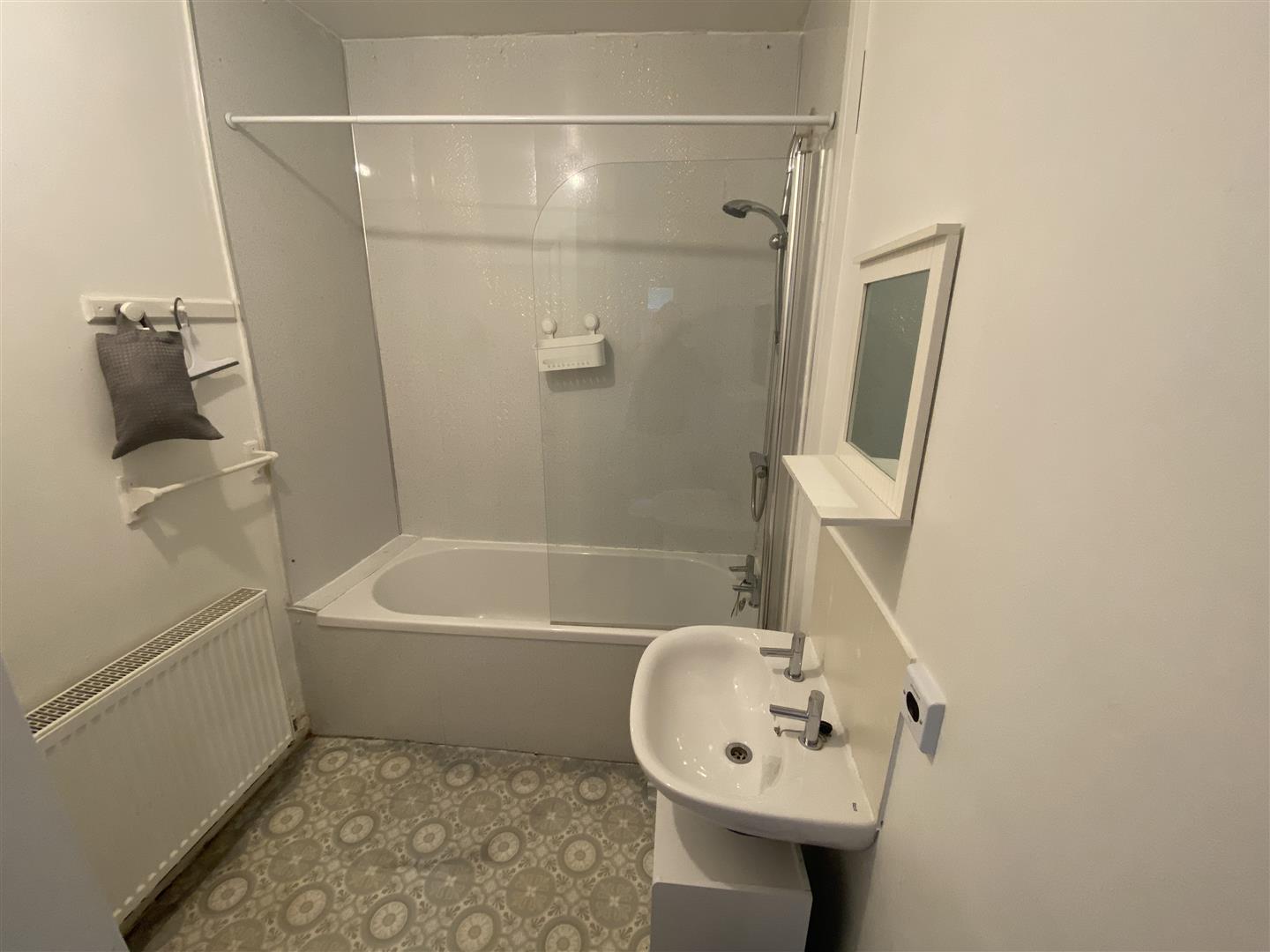 room for rent castle buildings