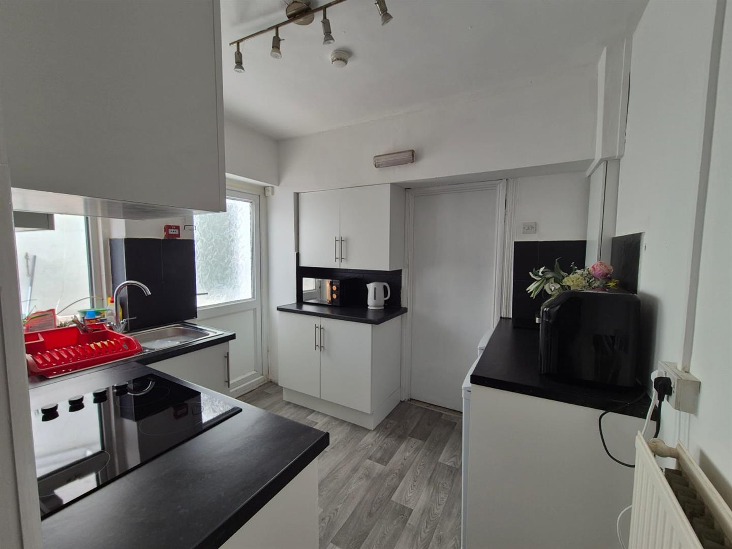 room for rent queen street