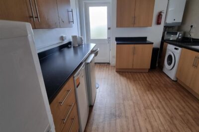 room for rent hilda street , pontypridd treforest, pontypridd,