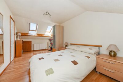 house for sale apollo close