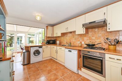 house for sale apollo close