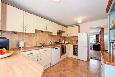 house for sale apollo close