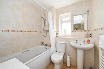 house for sale apollo close