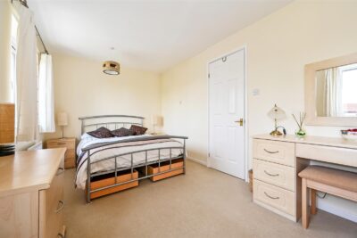 house for sale apollo close