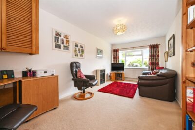 house for sale apollo close